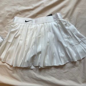 NWT Nike Victory tennis skirt in white
